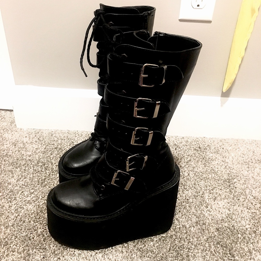 Demonia Swing-220 Platform Boots